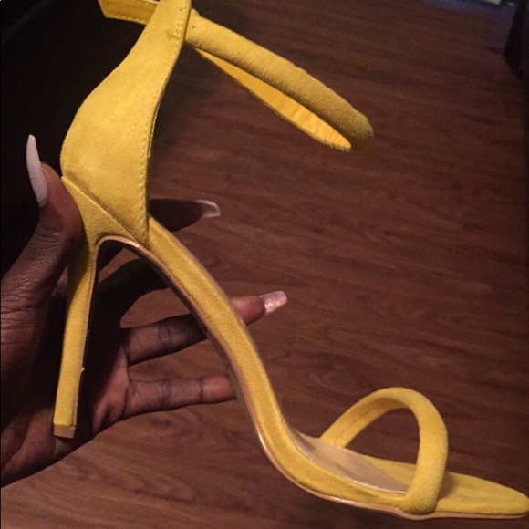 Heels - Picture 4 of 4